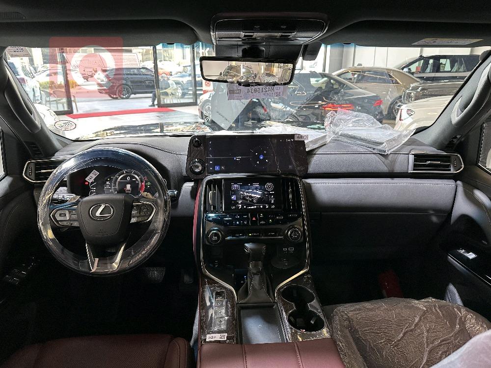 Lexus LX